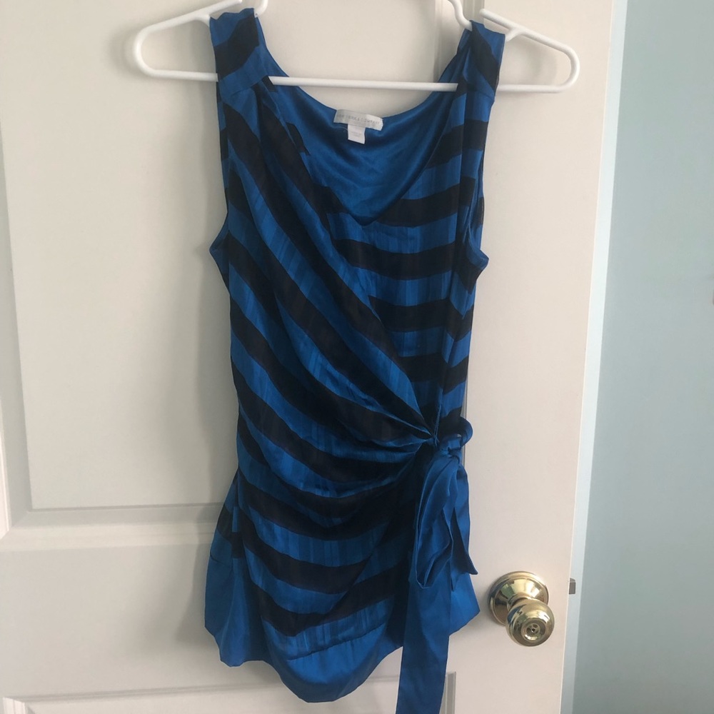 NY&Co Sleeveless Wrap Shirt- Small